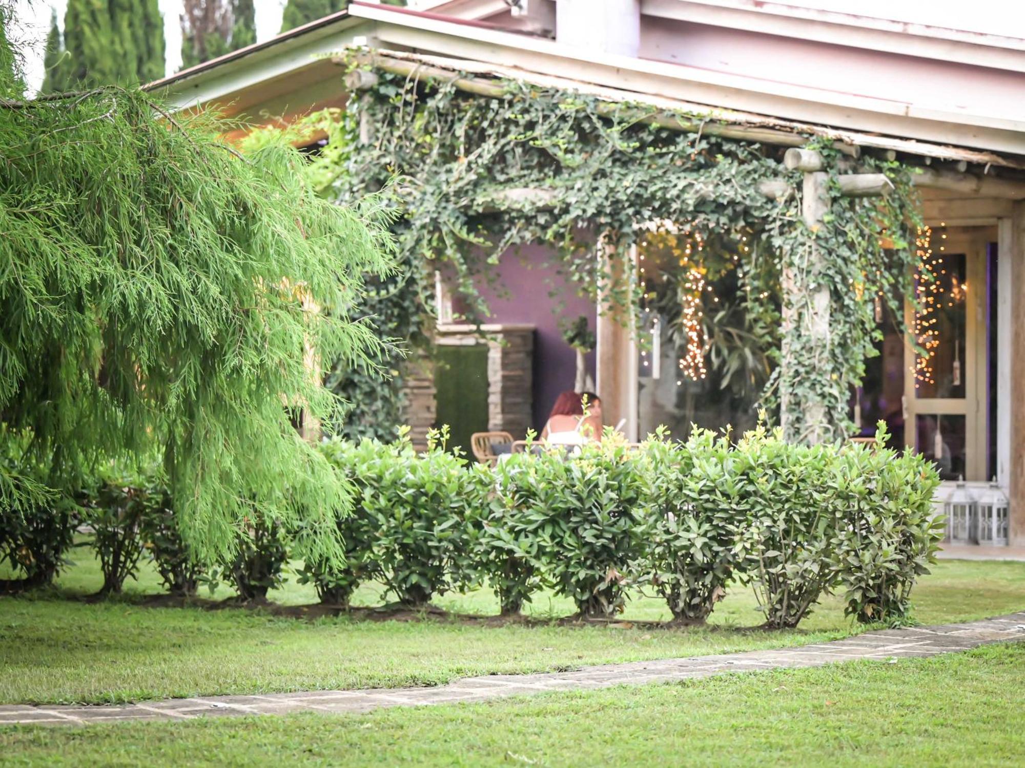 Paradise Ranch Hotel Borgo Sabotino Exterior photo